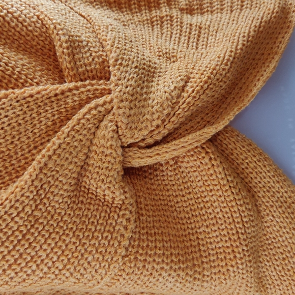 Twist front sweater - Picture 2 of 2